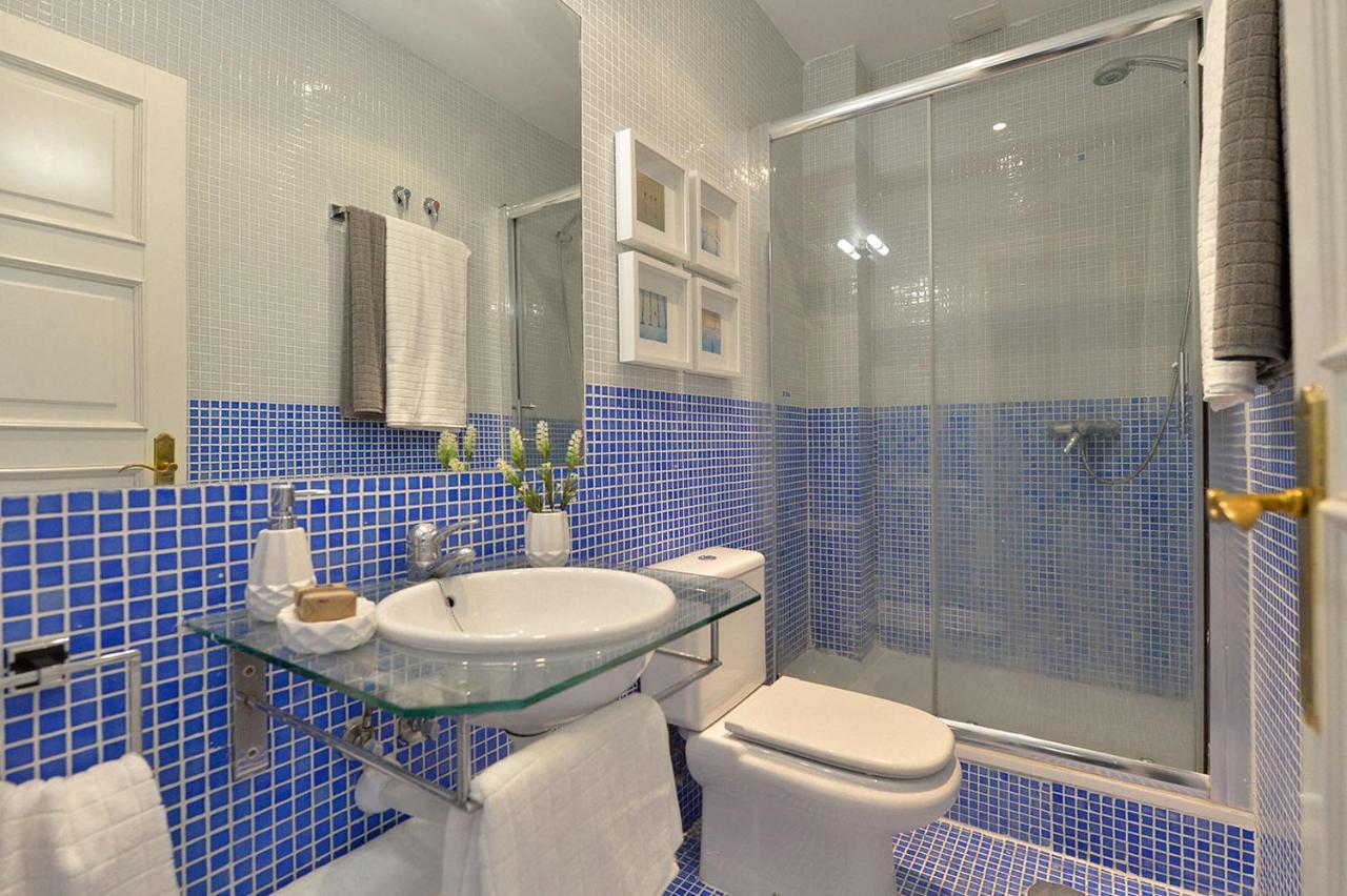 Homeabout Puerta Del Sol Premium Madrid Bagian luar foto